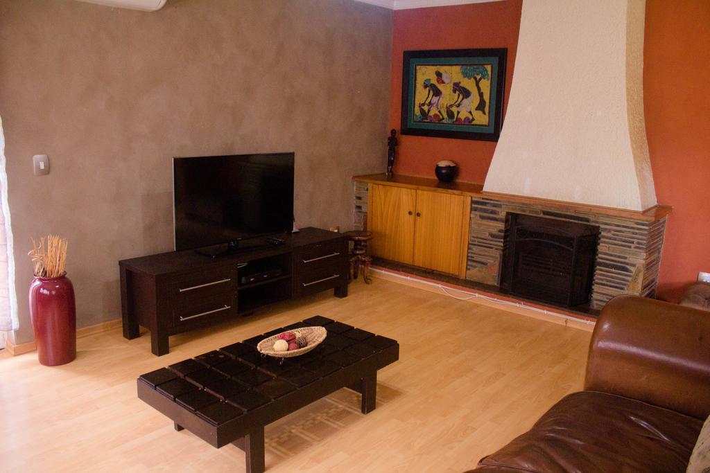 Khuvena Guesthouse Randburg Екстериор снимка