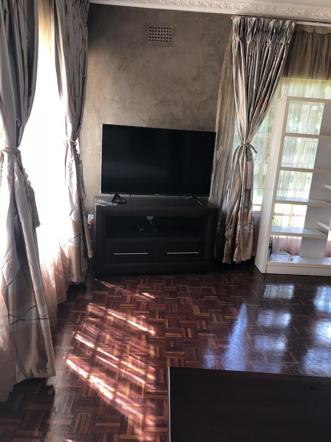 Khuvena Guesthouse Randburg Екстериор снимка