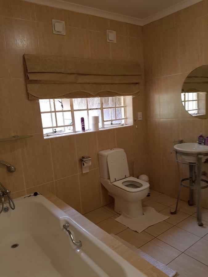 Khuvena Guesthouse Randburg Екстериор снимка