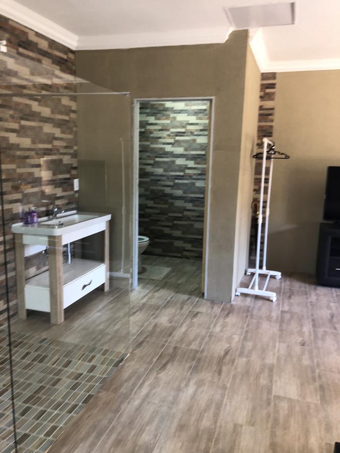Khuvena Guesthouse Randburg Екстериор снимка
