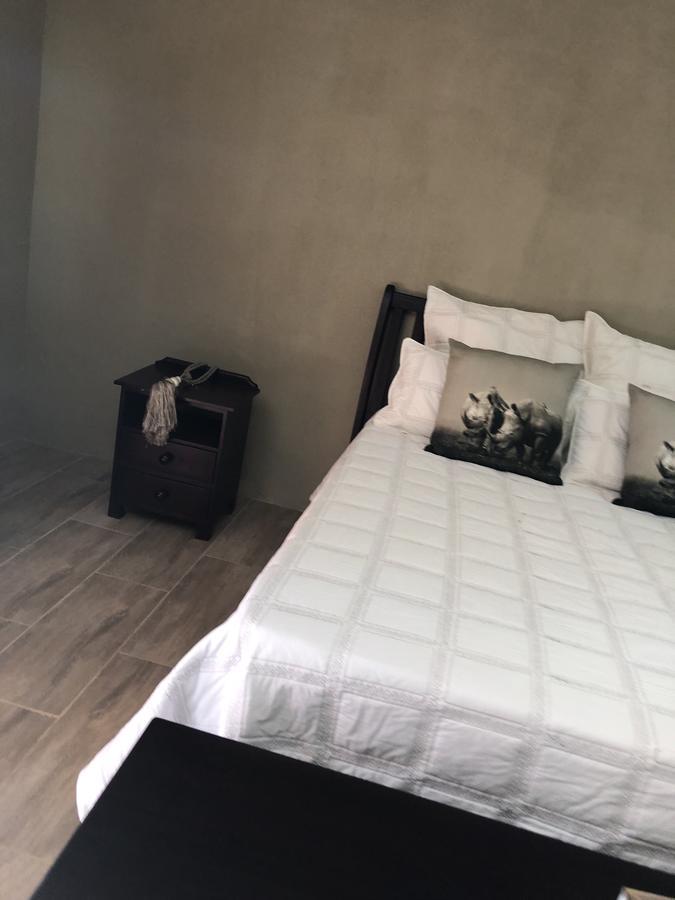 Khuvena Guesthouse Randburg Екстериор снимка