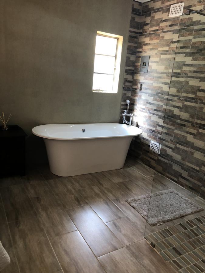 Khuvena Guesthouse Randburg Екстериор снимка