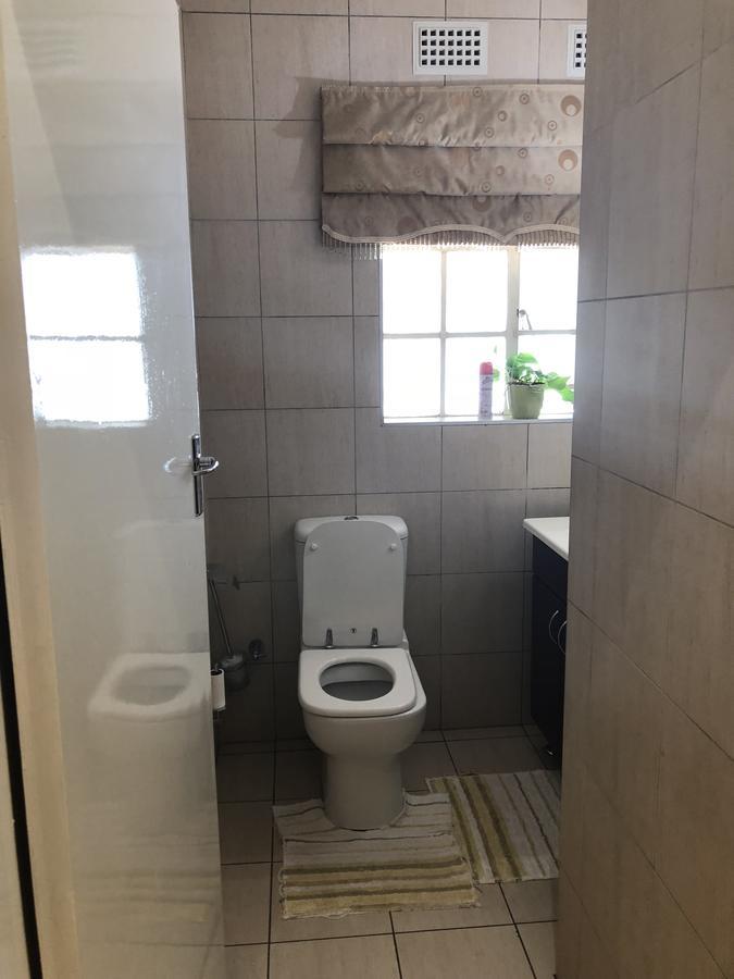 Khuvena Guesthouse Randburg Екстериор снимка