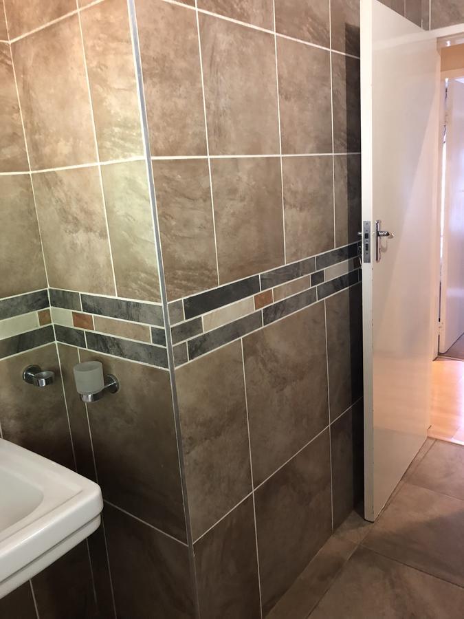 Khuvena Guesthouse Randburg Екстериор снимка