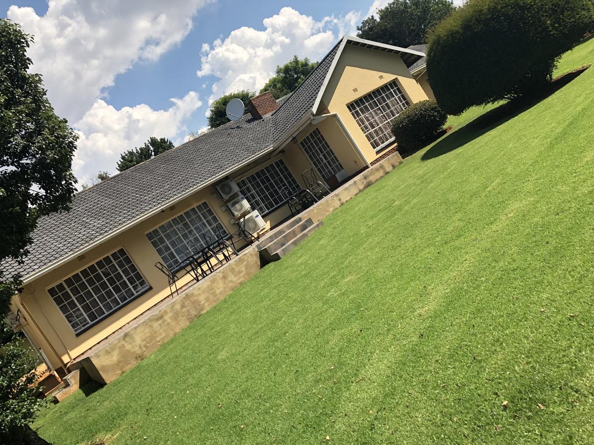 Khuvena Guesthouse Randburg Екстериор снимка