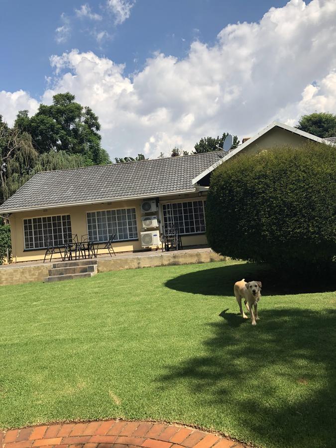 Khuvena Guesthouse Randburg Екстериор снимка