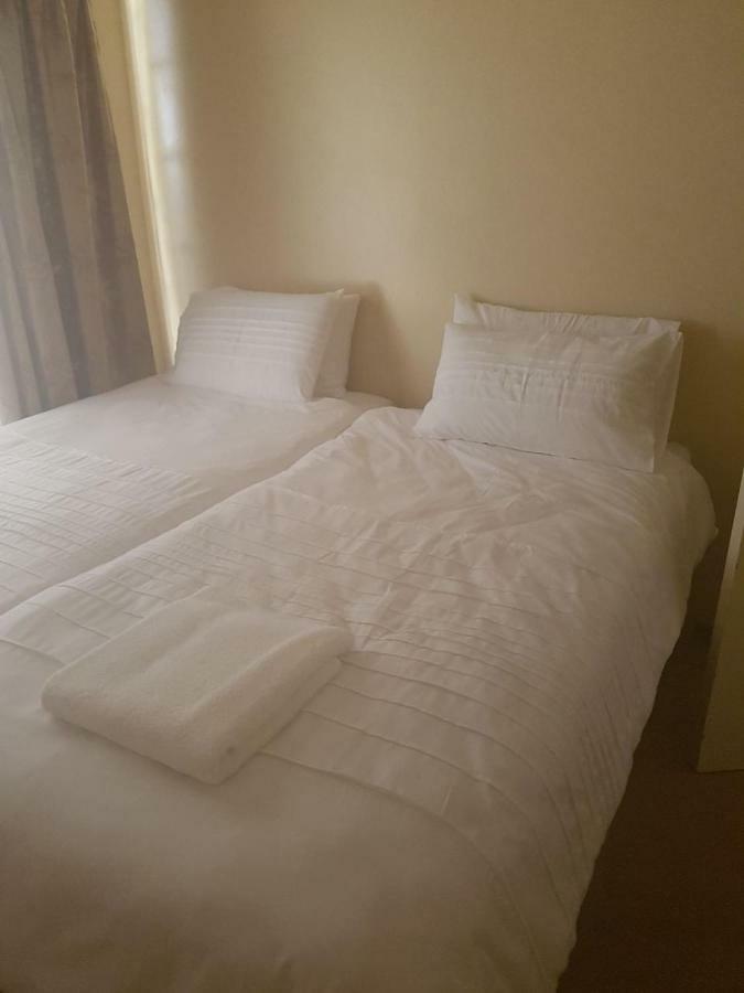 Khuvena Guesthouse Randburg Екстериор снимка