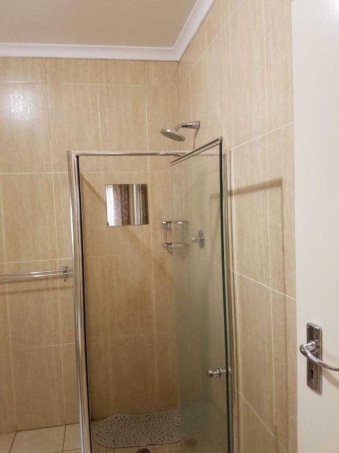 Khuvena Guesthouse Randburg Екстериор снимка